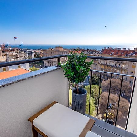 Aenei Delux Apartamento Rijeka Exterior foto