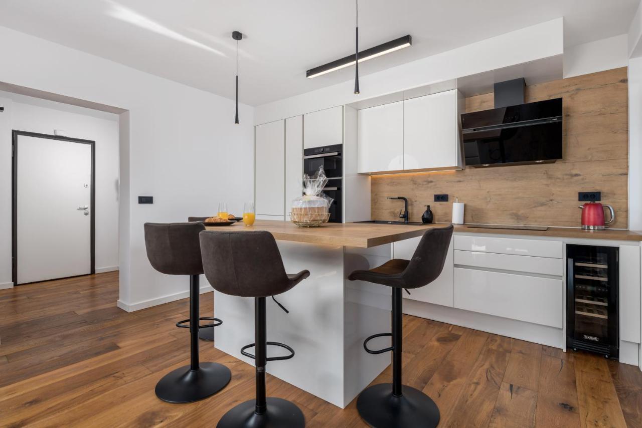 Aenei Delux Apartamento Rijeka Exterior foto