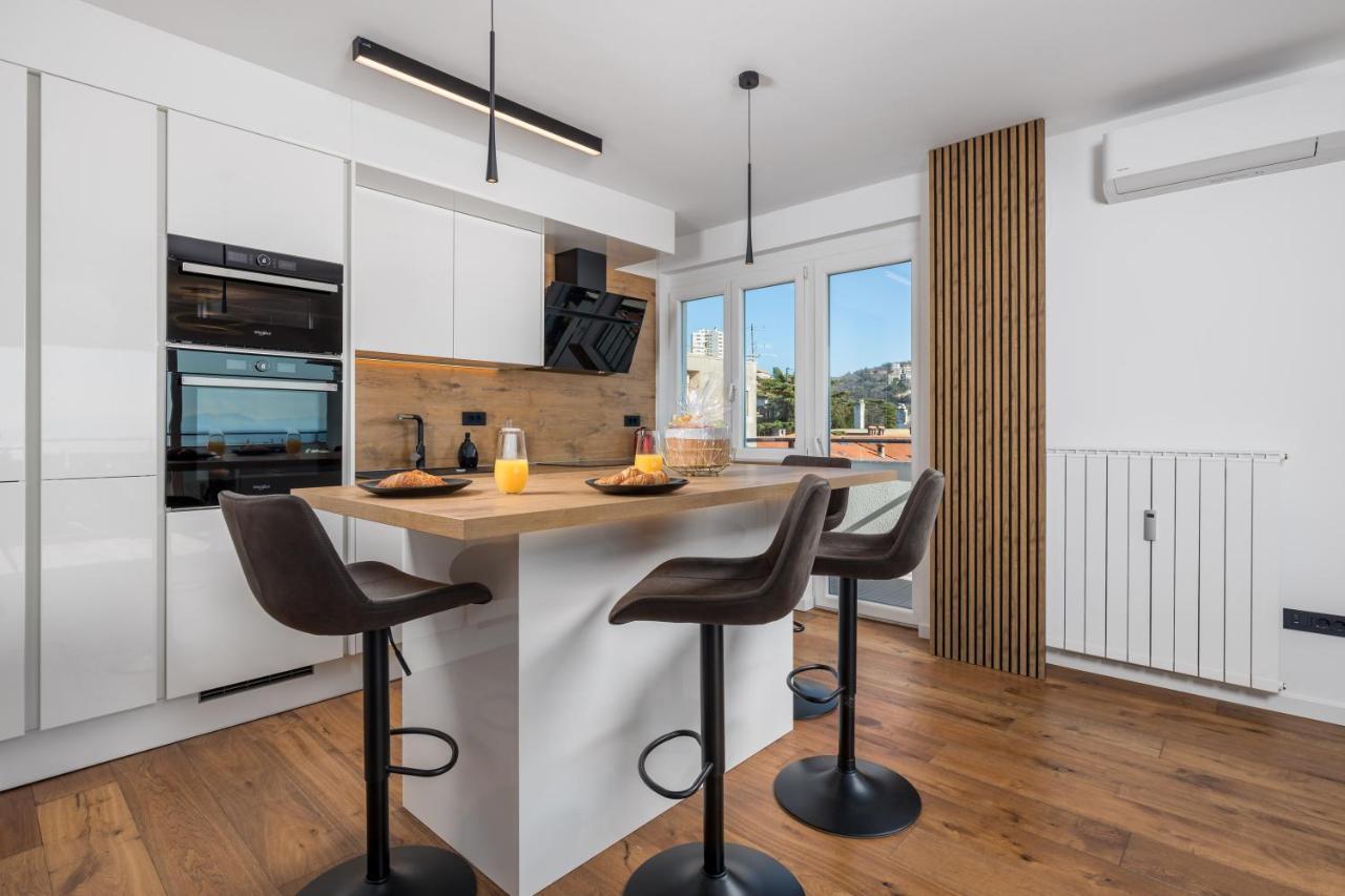 Aenei Delux Apartamento Rijeka Exterior foto