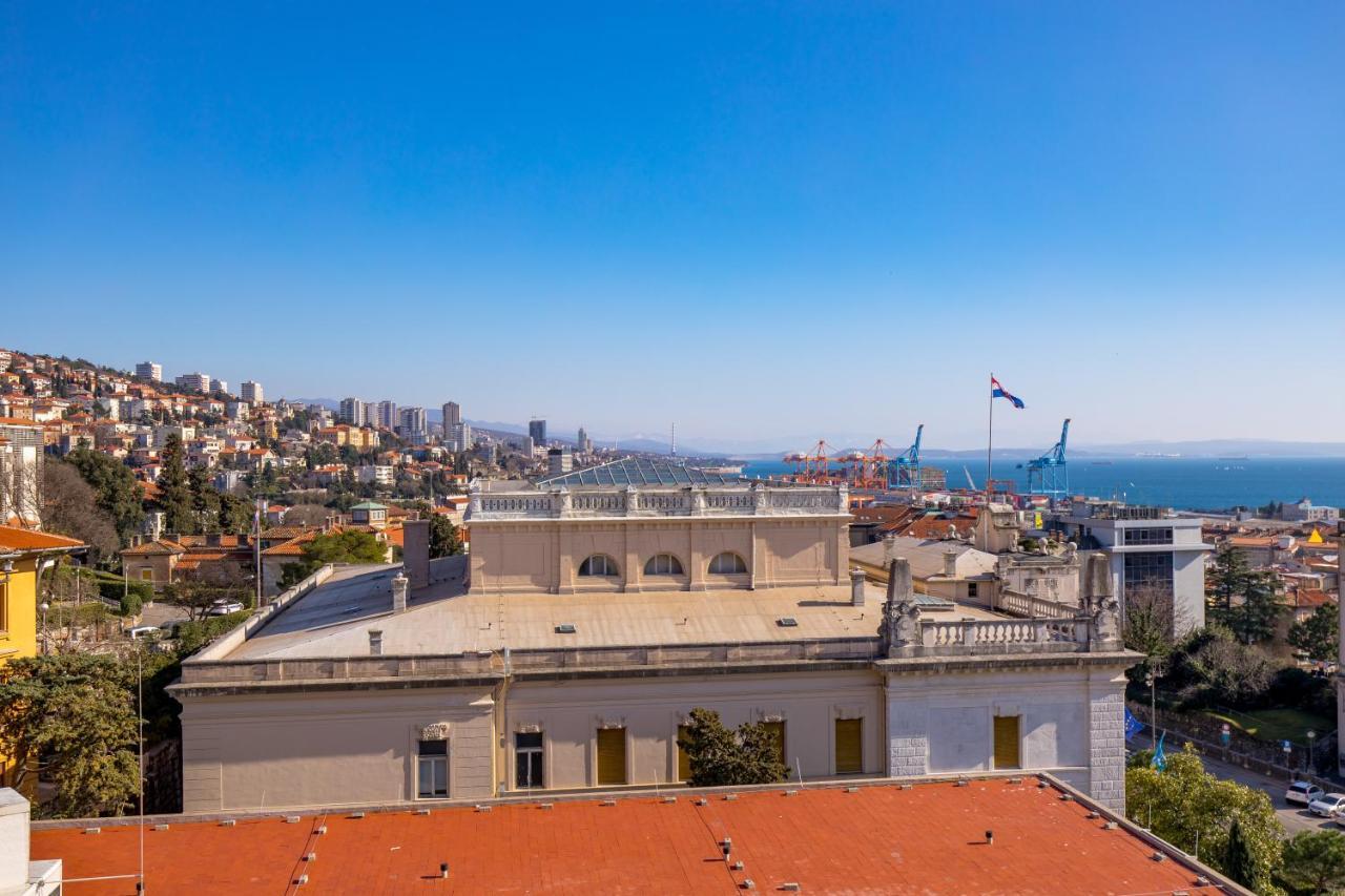 Aenei Delux Apartamento Rijeka Exterior foto