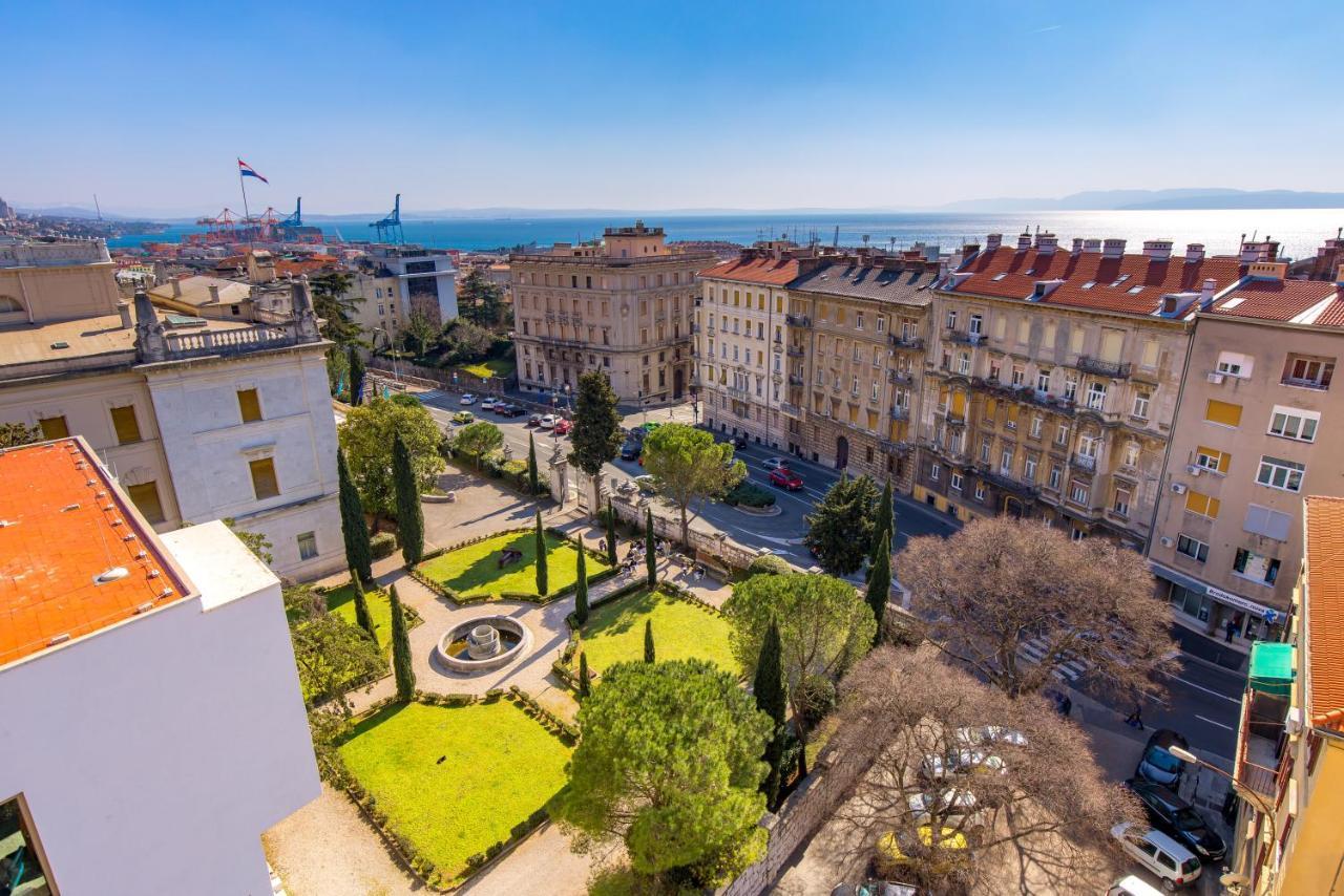 Aenei Delux Apartamento Rijeka Exterior foto