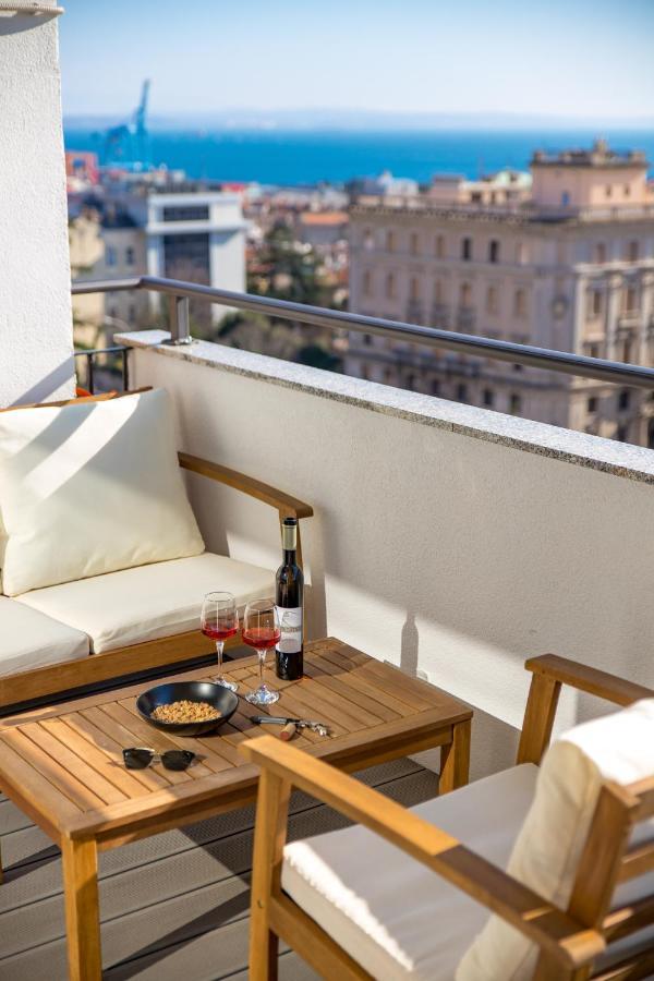 Aenei Delux Apartamento Rijeka Exterior foto