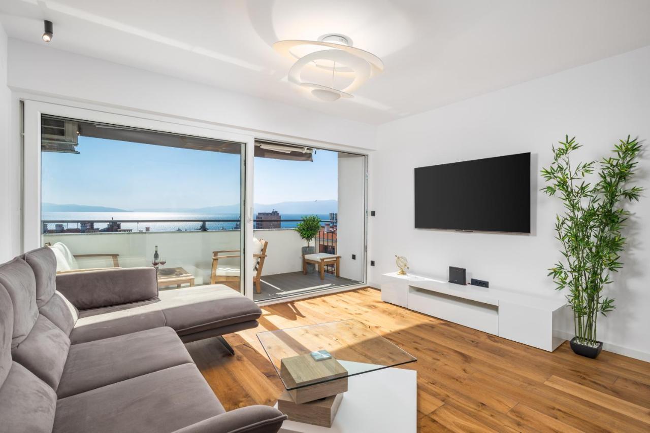 Aenei Delux Apartamento Rijeka Exterior foto