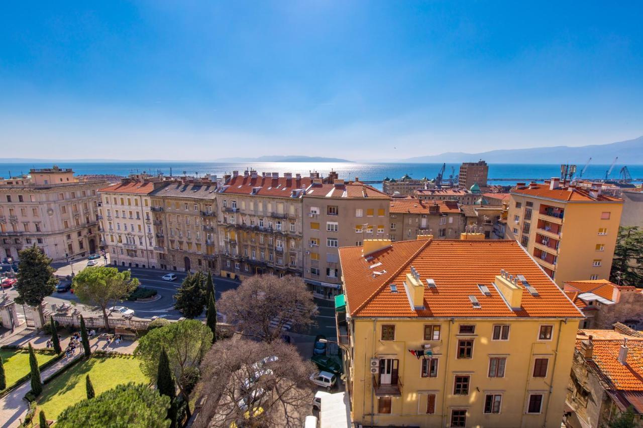 Aenei Delux Apartamento Rijeka Exterior foto