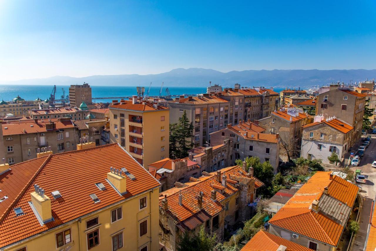 Aenei Delux Apartamento Rijeka Exterior foto