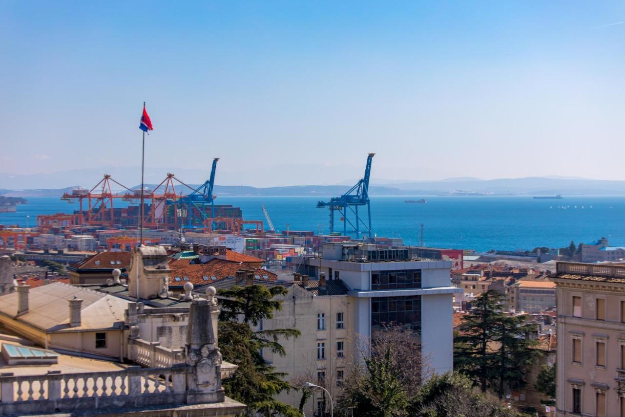 Aenei Delux Apartamento Rijeka Exterior foto