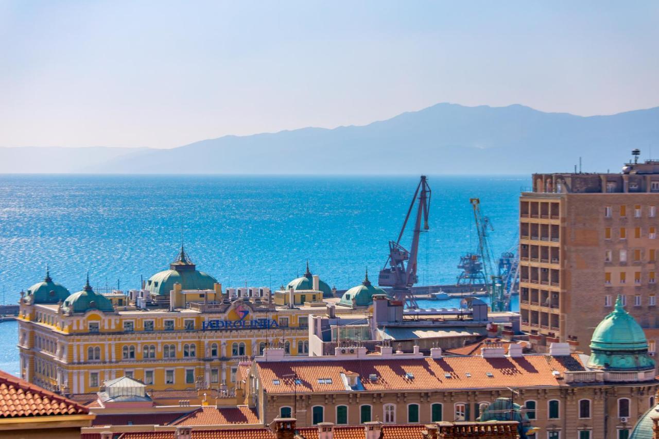 Aenei Delux Apartamento Rijeka Exterior foto