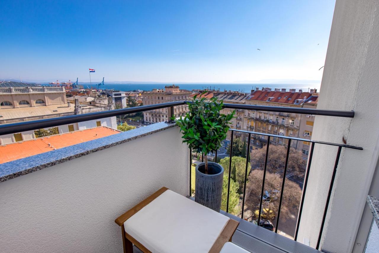 Aenei Delux Apartamento Rijeka Exterior foto