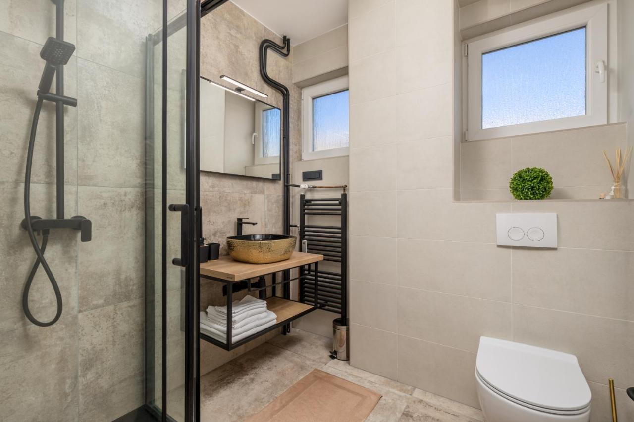 Aenei Delux Apartamento Rijeka Exterior foto